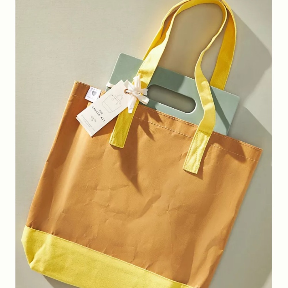 Heartfelt by Anthropologie GardenTote and Kneeling Pad Gift Set